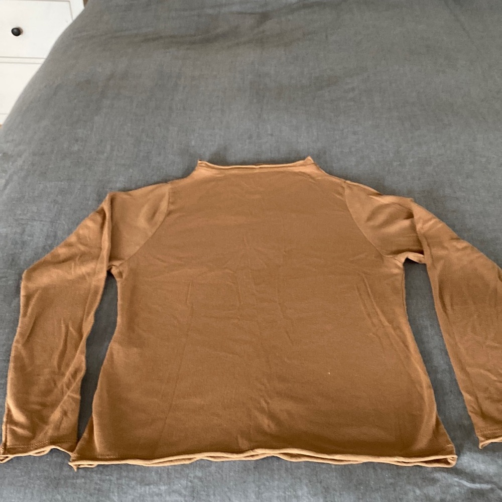 Elizabeth Suzann long sleeve James mock neck in Caramel in size S